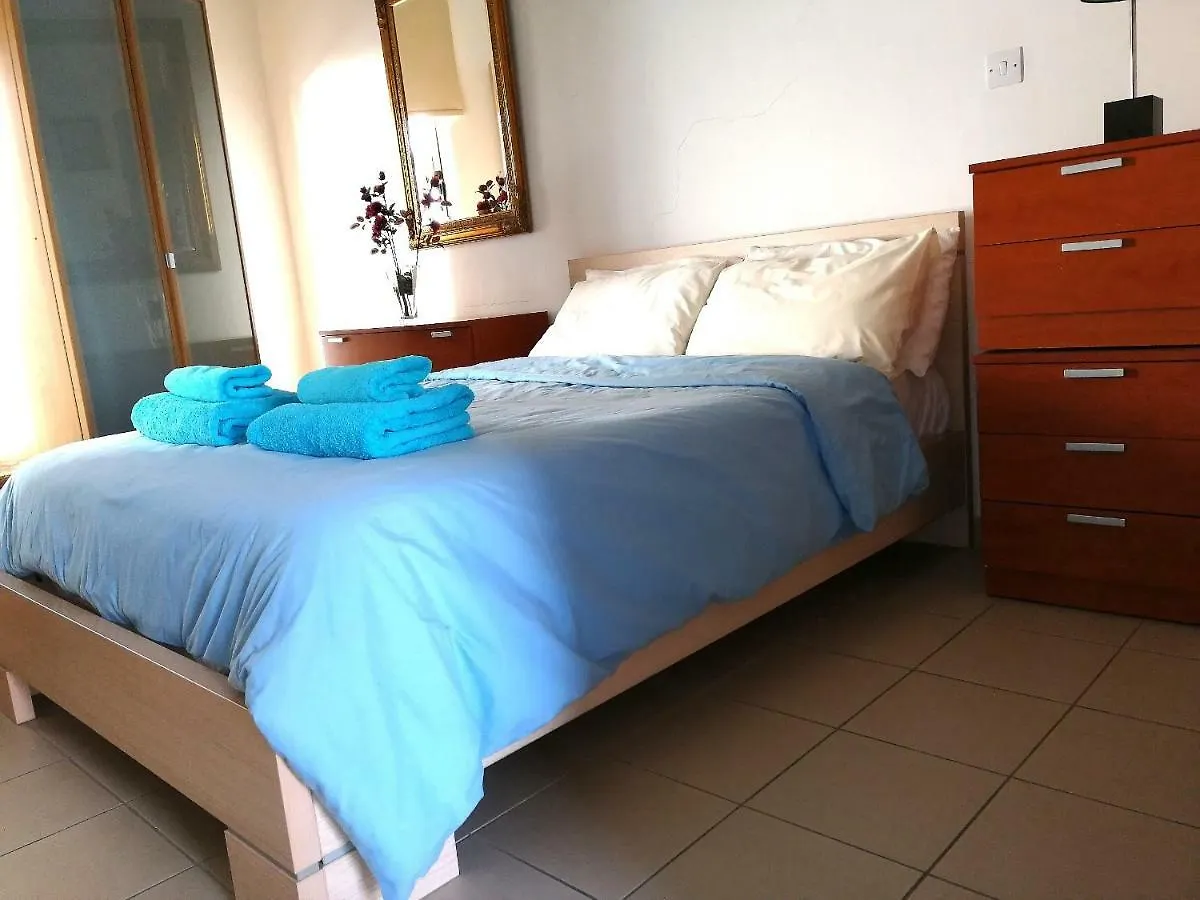 City Flats Apartment Larnaca 0*,